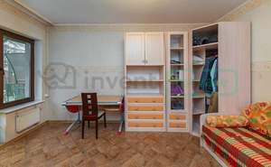 Дом 195м², 3-этажный, участок 2 сот.  