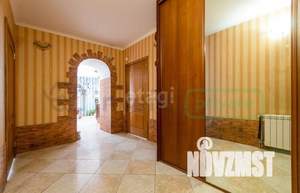 Дом 320м², 2-этажный, участок 6 сот.  