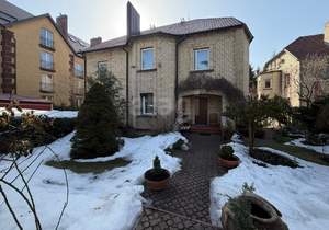 Дом 461м&sup2;, 3-этажный, участок 6 сот.  