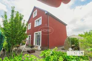 Дом 160м&sup2;, 3-этажный, участок 5 сот.  