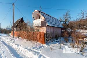 Дом 30м&sup2;, 2-этажный, участок 6 сот.  