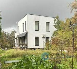 Дом 136м&sup2;, 2-этажный, участок 10 сот.  