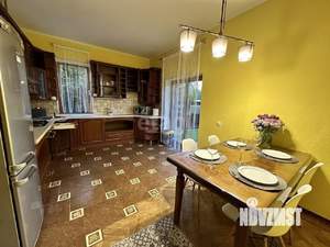 Дом 200м², 2-этажный, участок 6 сот.  