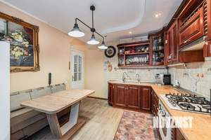 Дом 158м&sup2;, 3-этажный, участок 4 сот.  