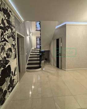 Дом 225м&sup2;, 3-этажный, участок 4 сот.  