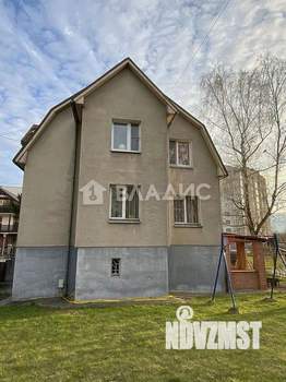 Дом 226м², 3-этажный, участок 7 сот.  