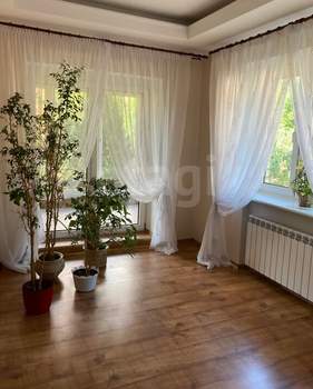 Дом 553м&sup2;, 3-этажный, участок 9 сот.  