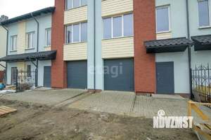 Таунхаус 205м&sup2;, 3-этажный, участок 2 сот.  