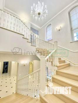 Дом 520м², 3-этажный, участок 6 сот.  