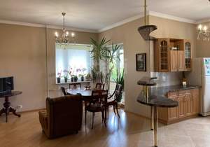 Дом 553м&sup2;, 3-этажный, участок 9 сот.  