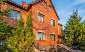 Дом 565м², 4-этажный, участок 6 сот.  