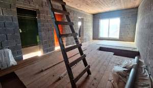 Дом 160м&sup2;, 2-этажный, участок 9 сот.  