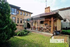 Дом 240м², 3-этажный, участок 6 сот.  