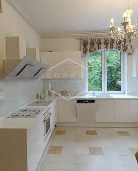 Дом 507м&sup2;, 4-этажный, участок 7 сот.  