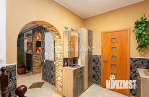 Дом 180м&sup2;, 3-этажный, участок 6 сот.  