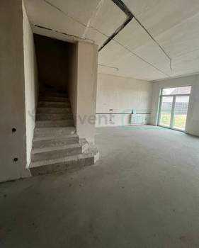 Дом 228м&sup2;, 3-этажный, участок 4 сот.  