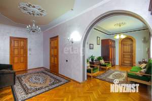 Дом 419м², 3-этажный, участок 17 сот.  