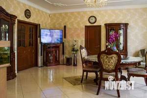 Дом 400м², 3-этажный, участок 10 сот.  