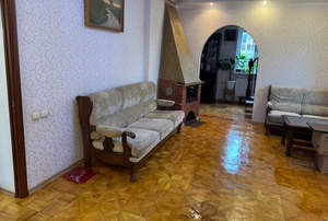 Дом 170м&sup2;, 2-этажный, участок 4 сот.  