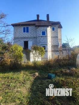 Дом 273м², 3-этажный, участок 8 сот.  