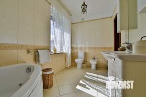 Дом 250м², 2-этажный, участок 6 сот.  