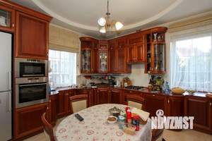 Таунхаус 385м², 4-этажный, участок 5 сот.  