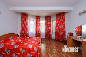 Дом 324м², 3-этажный, участок 6 сот.  