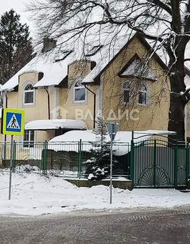 Дом 394м&sup2;, 2-этажный, участок 8 сот.  