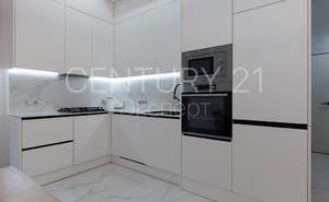 Дом 255м&sup2;, 3-этажный, участок 5 сот.  