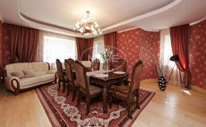 Дом 320м², 3-этажный, участок 12 сот.  