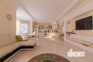 Дом 315м², 3-этажный, участок 10 сот.  