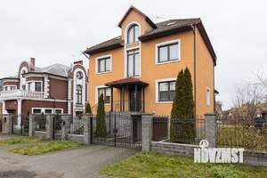 Дом 348м&sup2;, 3-этажный, участок 6 сот.  