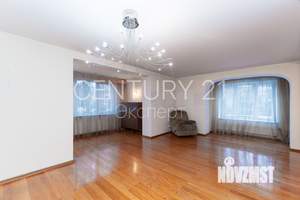 Дом 316м², 3-этажный, участок 11 сот.  