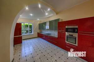 Таунхаус 210м², 3-этажный, участок 8 сот.  