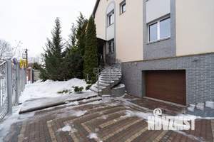 Дом 290м&sup2;, 4-этажный, участок 8 сот.  