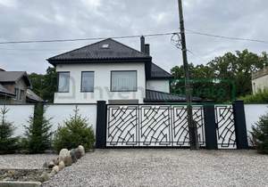 Дом 260м&sup2;, 2-этажный, участок 10 сот.  