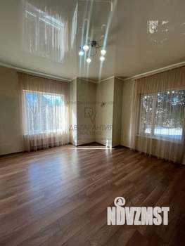 Дом 270м², 2-этажный, участок 6 сот.  