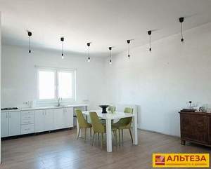 Дом 130м&sup2;, 3-этажный, участок 6 сот.  