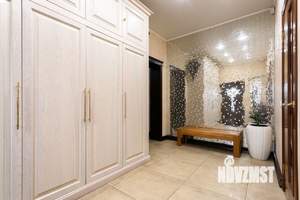 Дом 300м², 2-этажный, участок 6 сот.  