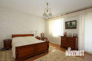 Дом 400м², 3-этажный, участок 10 сот.  