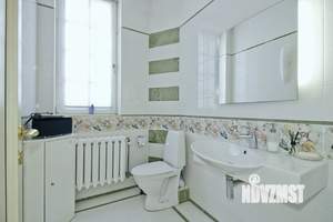 Дом 520м², 3-этажный, участок 6 сот.  