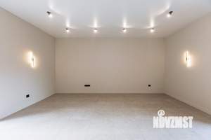 Дом 241м², 2-этажный, участок 6 сот.  