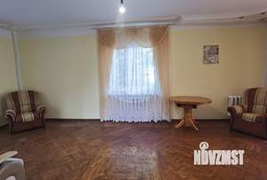 Дом 172м&sup2;, 3-этажный, участок 6 сот.  