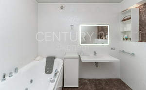 Дом 287м&sup2;, 2-этажный, участок 4 сот.  