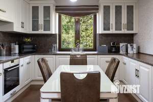 Дом 280м², 3-этажный, участок 9 сот.  