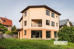 Дом 332м&sup2;, 3-этажный, участок 6 сот.  