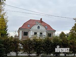 Дом 500м&sup2;, 3-этажный, участок 13 сот.  