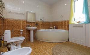 Дом 220м², 2-этажный, участок 6 сот.  