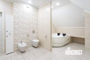 Дом 489м&sup2;, 2-этажный, участок 6 сот.  