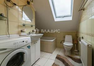 Дом 220м², 3-этажный, участок 6 сот.  